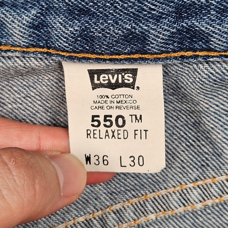 Vintage Levi's 550 Jeans Mens 36x30 Relaxed Fit Blue Medium Wash Denim Y2K 2002 gallery
