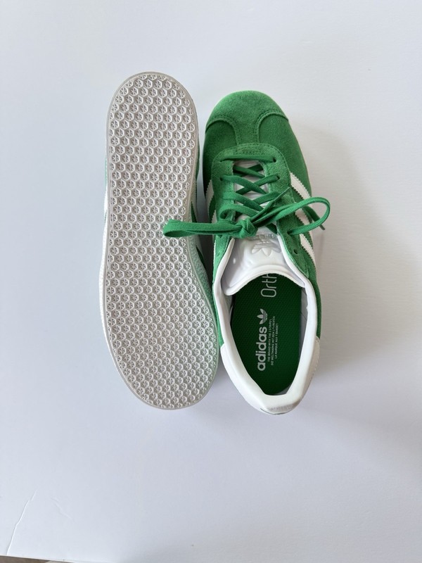 adidas Originals Gazelle Men's Low Top Lace-Up Suede Sneakers Green/White gallery