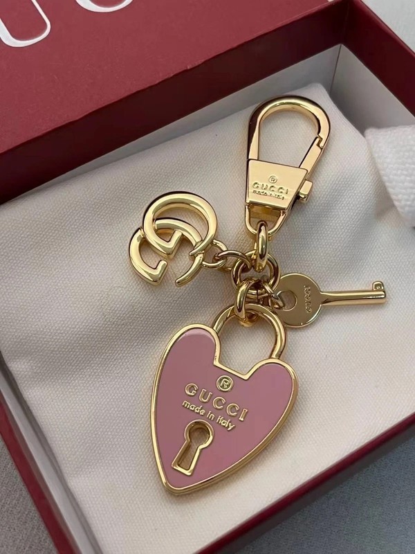 GUCCI Charm Heart Lock & Key Keychain Gift Key Chain with Brand Manual New Box gallery