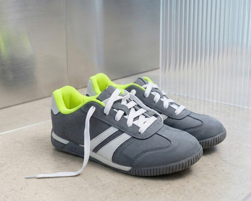 Mta Sport Sneakers – Unisex Size 5