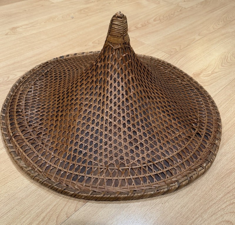 Vtg Asian Wicker Hat Coolie Bamboo Rice Paddy Sun Hat Conical Gardening 19” gallery