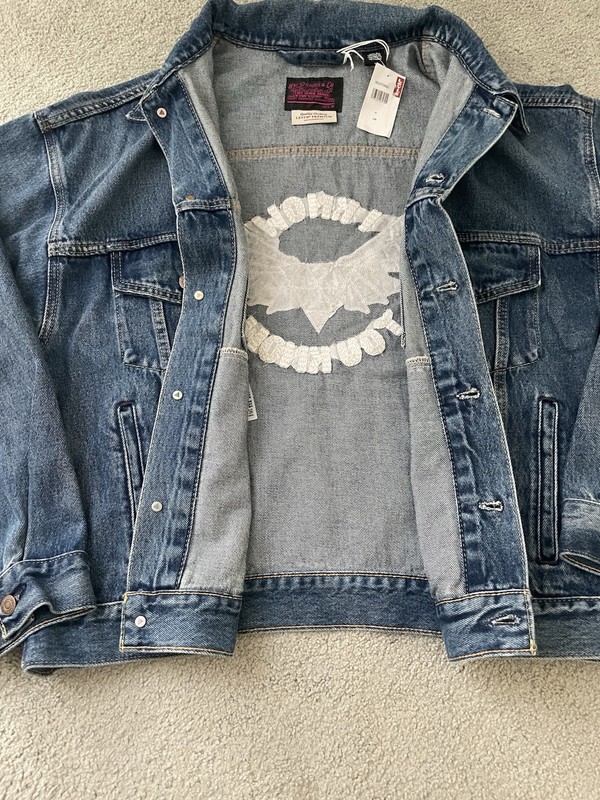 LEVI'S Medium Blue Premium Trucker Jacket Denim Inner Pockets I Know You Know gallery