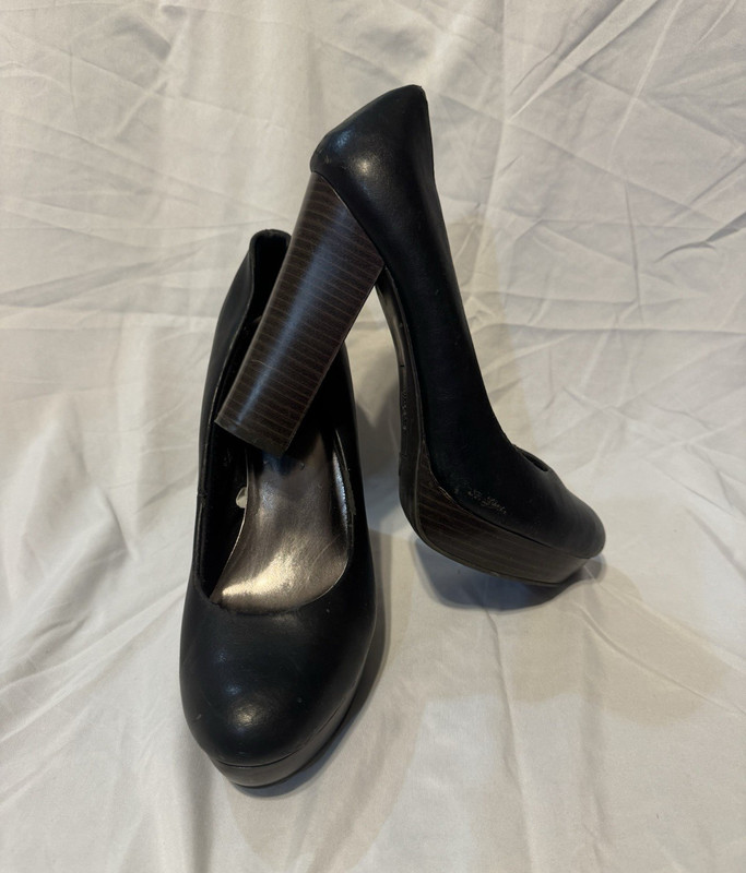 Mossimo Women’s Black Round Toe Block Heel Pumps Faux Leather Slip On US 9