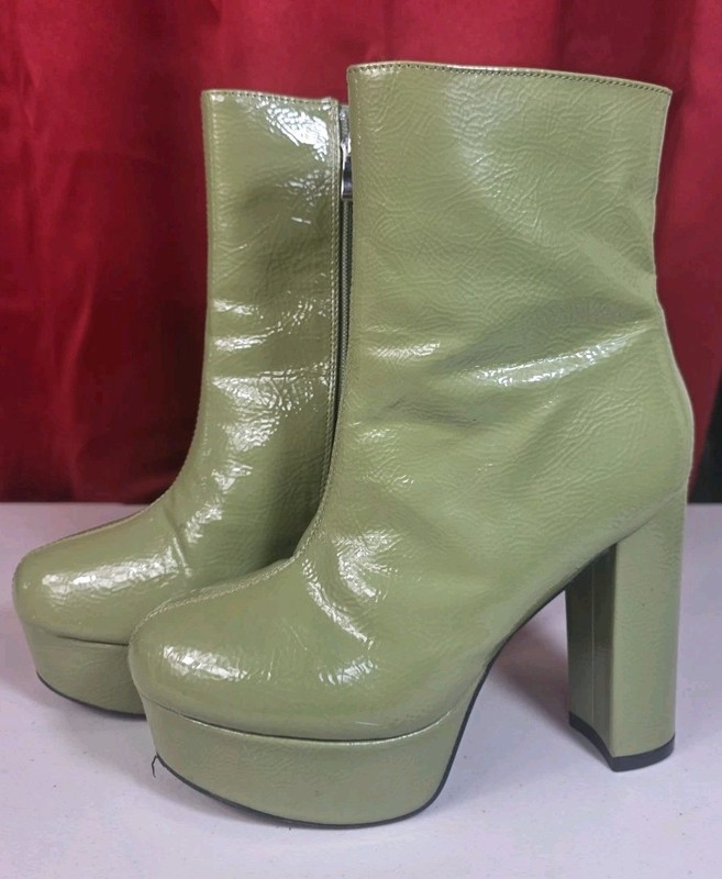 Unique Vintage Avocado Green Platform Heel Ankle Boot Womens Size 7 gallery
