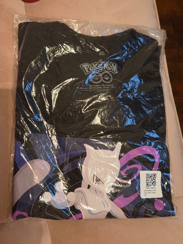 Official Pokemon Go Fest 2026 Chicago Event T-Shirt (L) W/ Unused Code Card