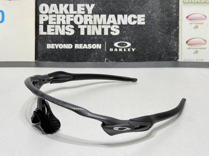 Oakley Radar EV Path High Resolution Carbon w/ Satin Silver Icons SKU# 9208-D338
