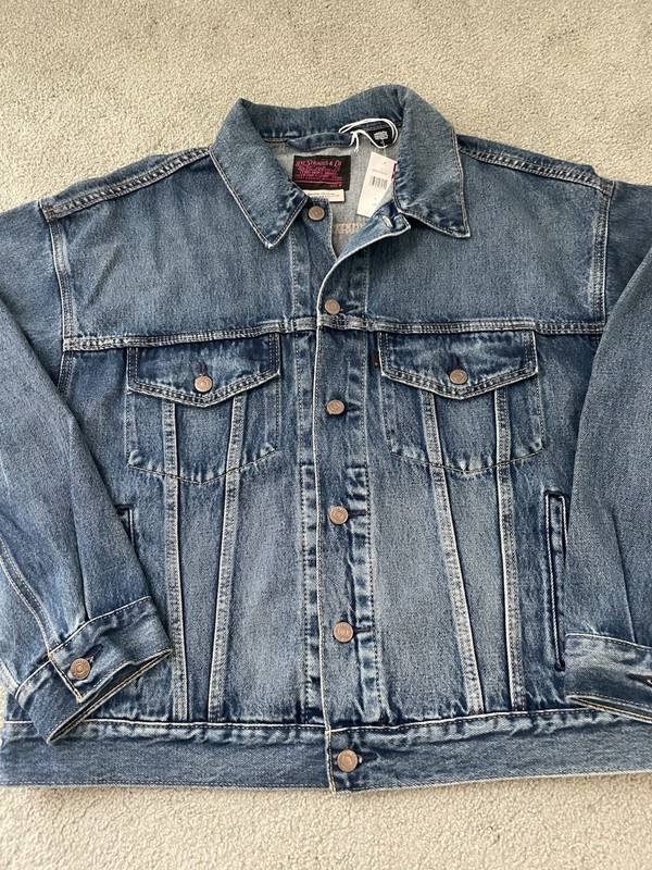 LEVI'S Medium Blue Premium Trucker Jacket Denim Inner Pockets I Know You Know gallery