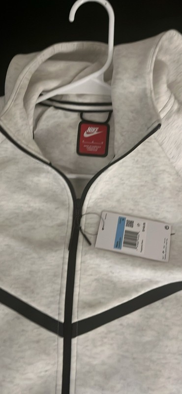 Nike Sportswear Tech Fleece Men’s M Gray Full-Zip Hoodie Pockets HV0949-051 gallery