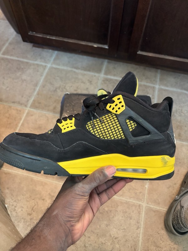 Air Jordan 4 Retro Thunder gallery