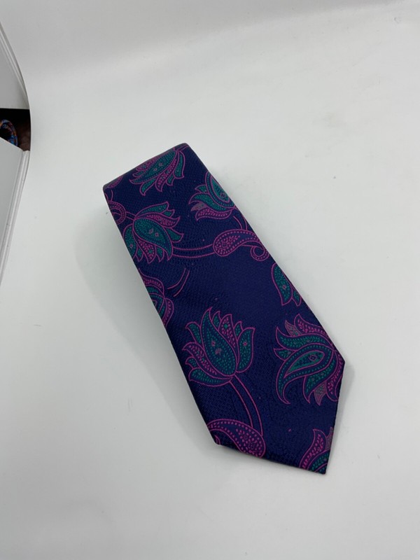 TED BAKER LONDON SILK Blue PAISLEY MEN’S TIE. 3 1/8 x 60. VV6