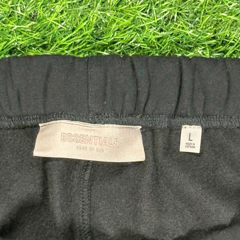 Essentials Shorts SS22 Stretch limo - All Sizes - (XXS-XXL) gallery