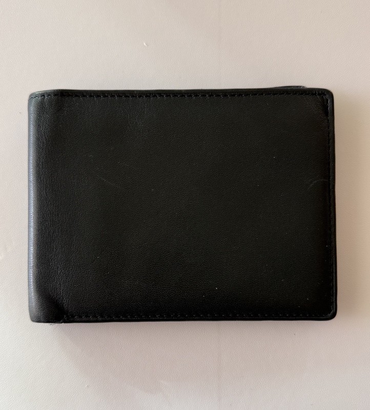 Victorinox Leather Slim Bi-Fold Wallet 6 cards Swiss Army Black gallery