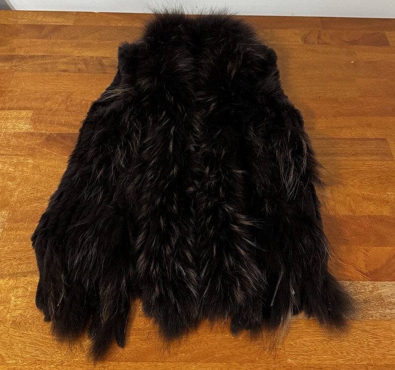 Linda Richards luxury vest 100% genuine fur Size Medium Dark Brown ￼