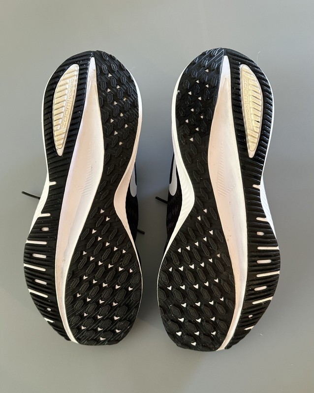 Nike Womens Air Zoom Vomero 14 Black Running Shoes Size 9.5. EUC - Worn twice. gallery