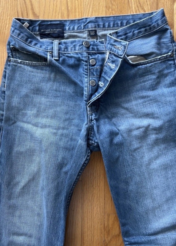 Banana Republic Men’s Blue Medium Wash Denim Jeans Slim Straight Button Fly gallery