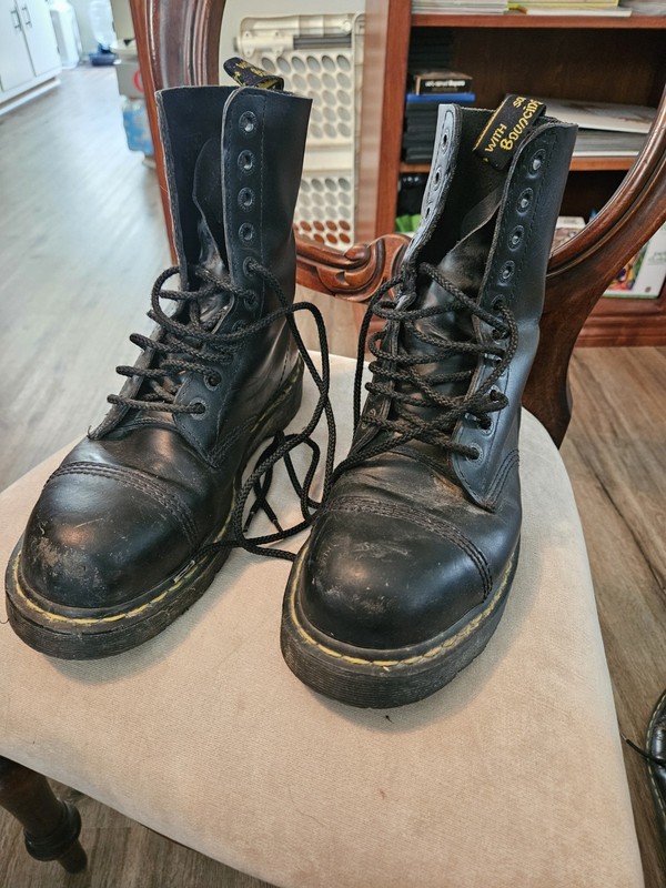 Doc Dr. Martens Men’s Industrial Steel Toe Men’s Size 10
