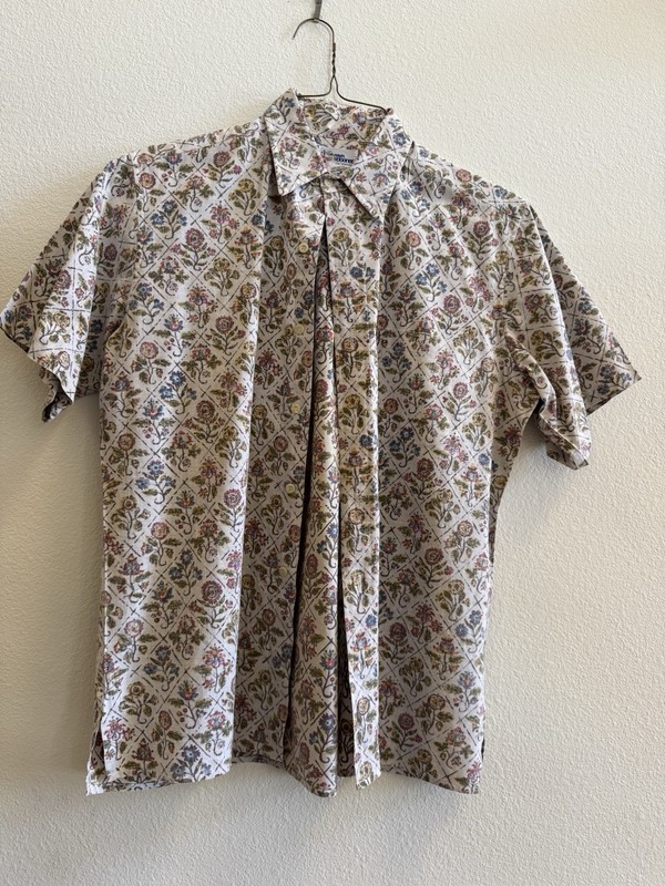 Vintage Reyn Spooner Medium Biege Reverse Print 30+ Years Old Pull Over Floral