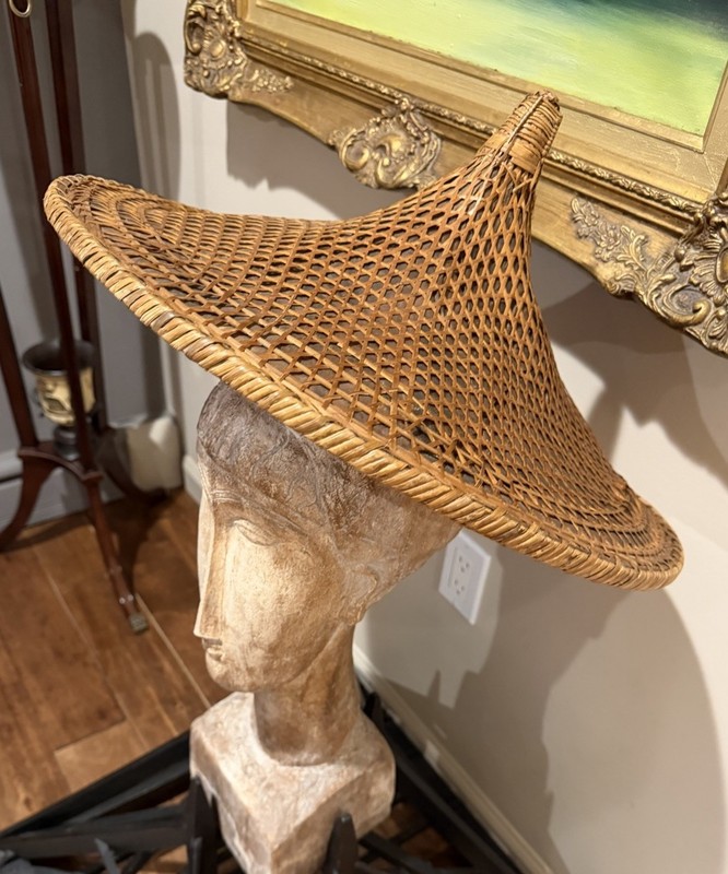 Vtg Asian Wicker Hat Coolie Bamboo Rice Paddy Sun Hat Conical Gardening 19”