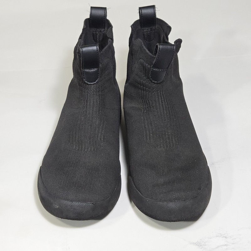 Vessi Weekend Chelsea Waterproof Men’s Size 10, Pull On Black Ankle Boots.