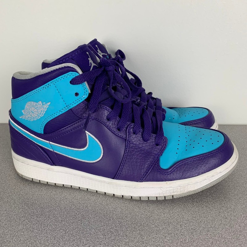 Air Jordan 1 Mid Hornets 554724-507 Men’s size 8