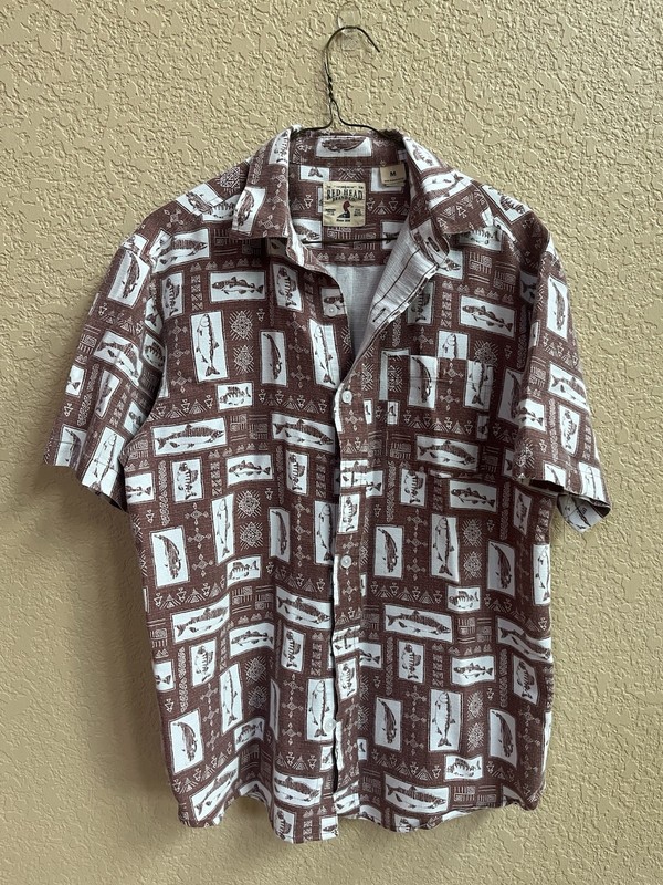 Red Head Brand Co. Men’s Medium Brown Fish Graphic Short Sleeve Shirt