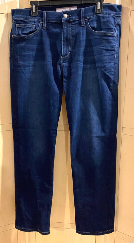 JOES Jeans The Brixton Straight and Narrow Womens Size 33
