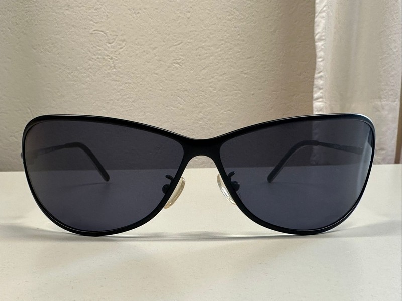 Romeo Gigli Men's Black Curved Sunglasses RG55301