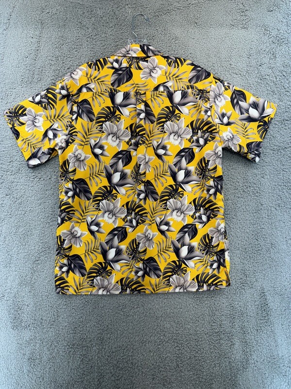 Men's HABAND TRAVELERS Yellow Floral 100% Polyester Hawaiian Shirt Size Medium gallery