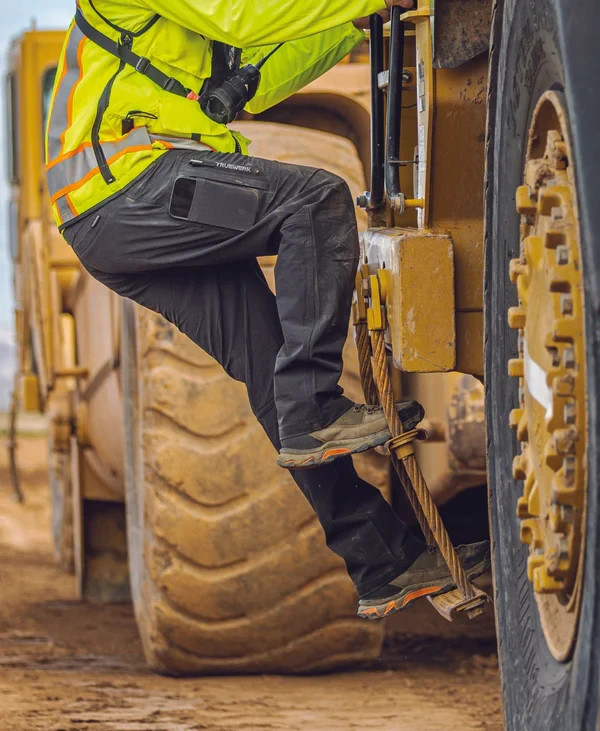 *Brand New* Truewerk T2 Werkpant Cargo Workwear Pants Men's Size 36x32 - Black gallery