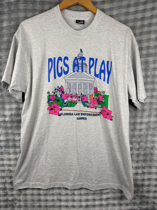 VINTAGE T-Shirt Men XL Pigs At Play POLICE Florida LAW ENFORCEMENT GAMES FUNNY