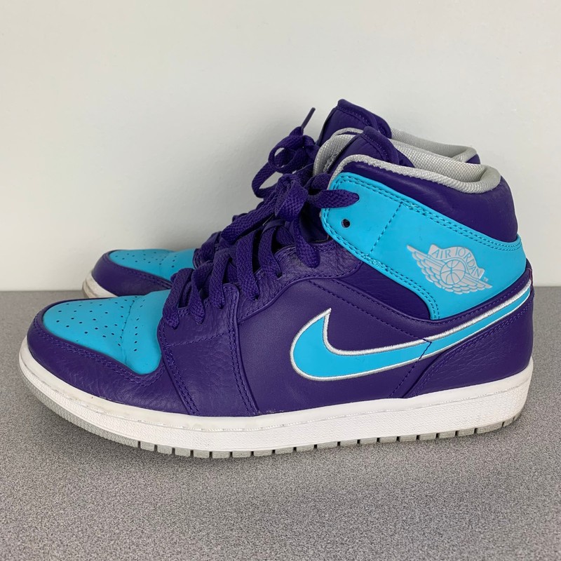 Air Jordan 1 Mid Hornets 554724-507 Men's size 8 gallery
