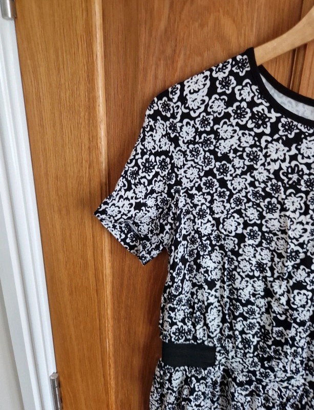 New Look Dress Size 12 Black White Floral Monochrome Casual Stretch Day Dress gallery