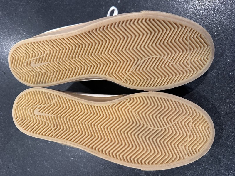 NIKE ZOOM JANOSKI SB - USED SIZE 9.5 - PALE IVORY PACIFIC BLUE gallery