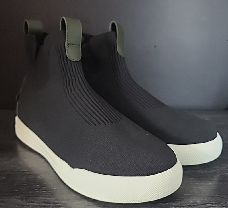 Vessi Classic Chelsea Mens Size 9 Waterproof Shoes Dark Moss/Black BRAND NEW 🟢