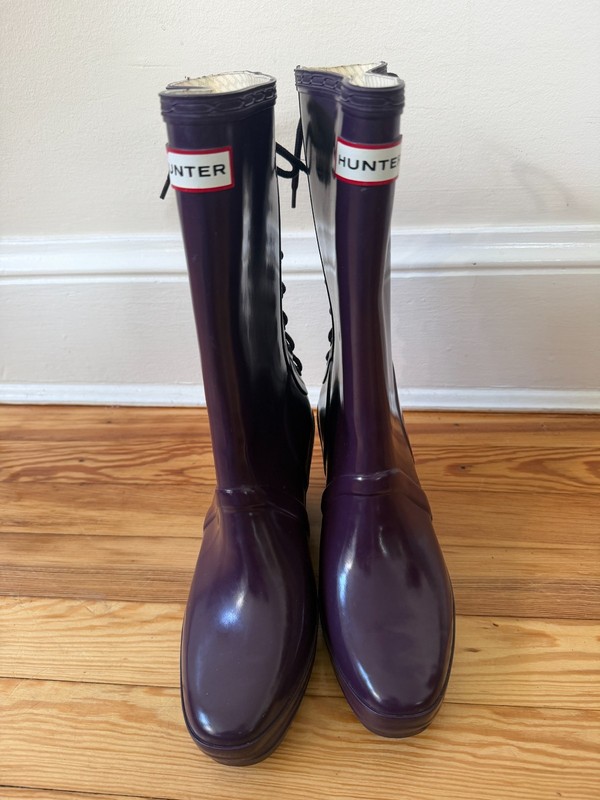 HUNTER Verbier Wedge Rain Boots Gloss Purple Lace Up Back W10 gallery