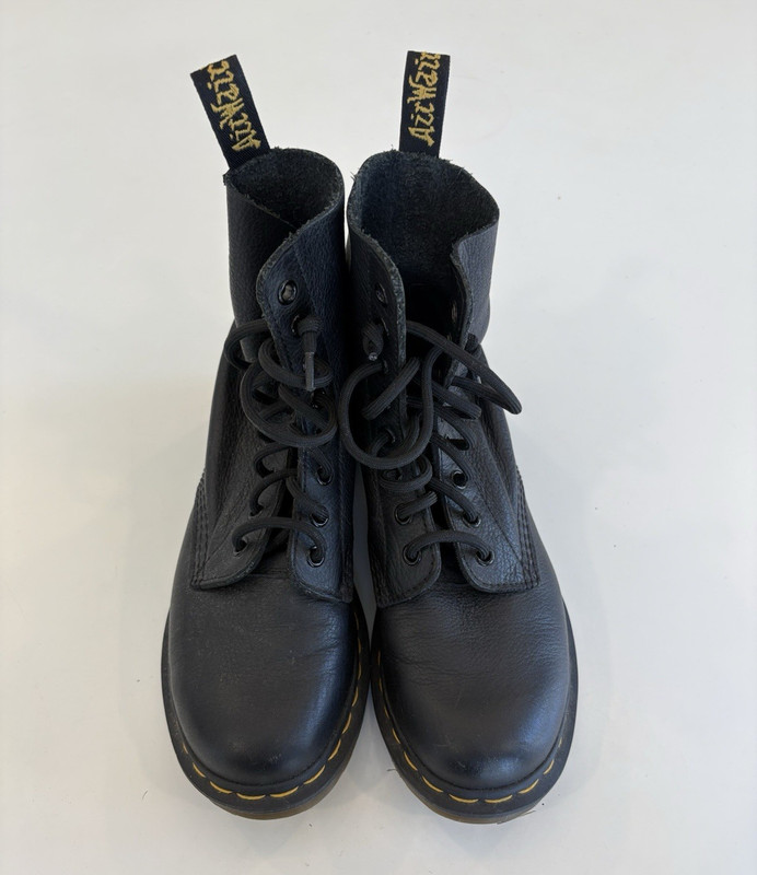 Dr. Martens Women’s Black Leather Lace-Up Combat Ankle Boots AirWair Sole 7