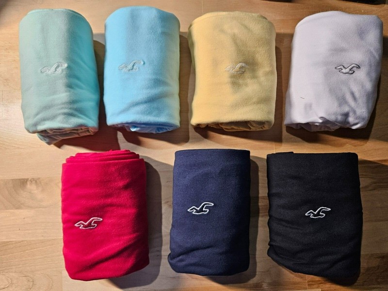 Hollister Must Have Collection T Shirt Crew Neck Short Sleeve XL, L, M gallery