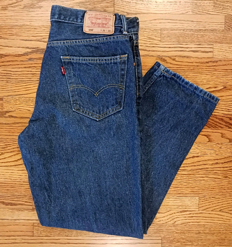 Levis 550 Mens Blue Denim Relaxed Fit Tapered Leg Jeans Tag 36×30 Actual 34×29