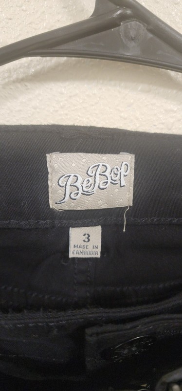 NWT WOMEN'S BEBOP BLACK ANKLE JEANS W /BELT SIZE 3 MSP $54.00. See Picture! gallery