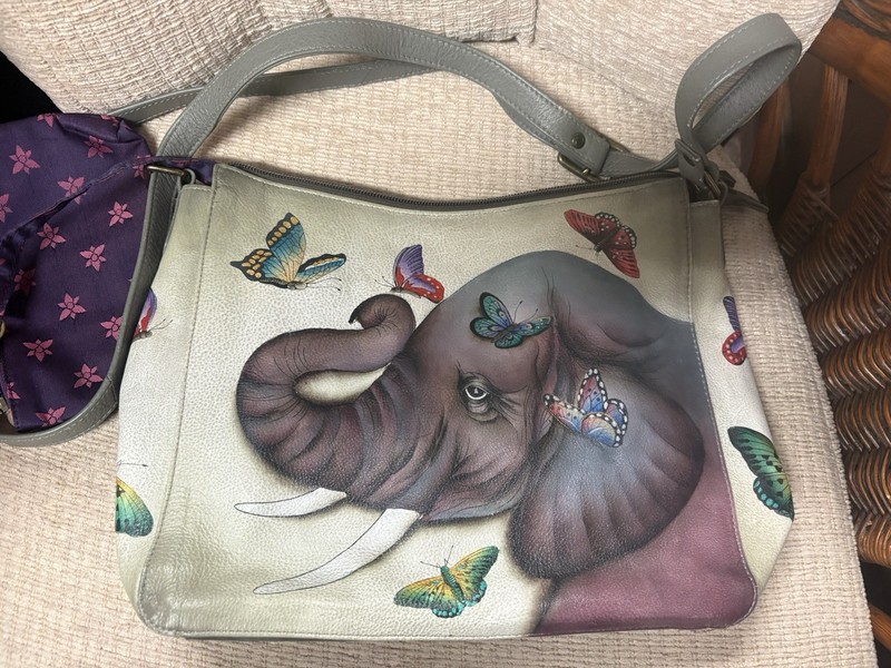 Anuschka GENTLE GIANT Elephant Convertible Purse 12.75″x9.75″x2″ Painted Leather