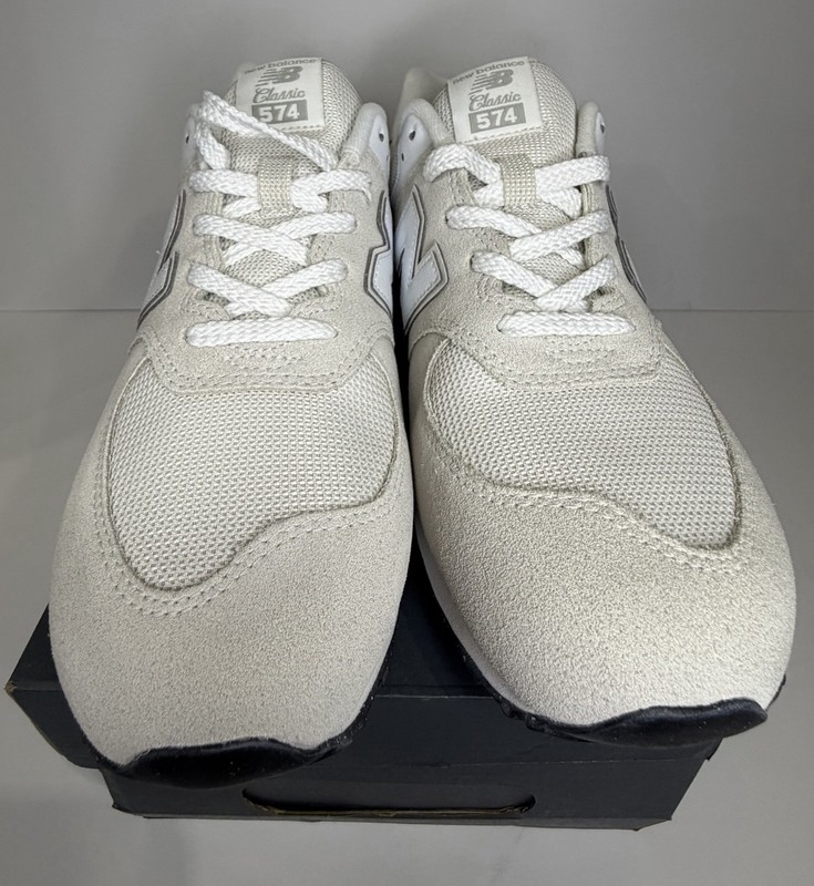 New Balance 574 men’s Gray/White Low Top Lace Up Suede/Mesh Sneakers size 7 gallery