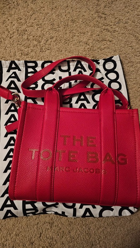 MARC JACOBS Traveler Leather MINI Tote Bag 617 True Red 26cm x 13cm x 21cm