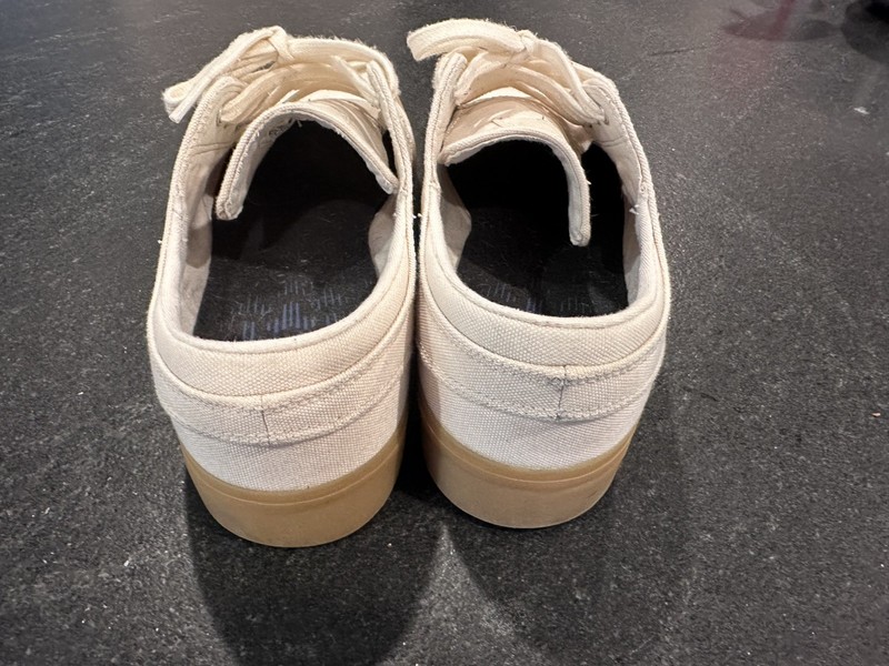 NIKE ZOOM JANOSKI SB – USED SIZE 9.5 – PALE IVORY PACIFIC BLUE