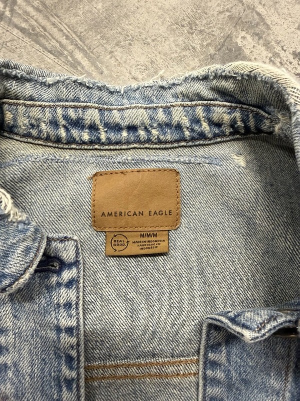 American Eagle Women’s Jacket Medium Blue Light Wash Denim Distressed gallery