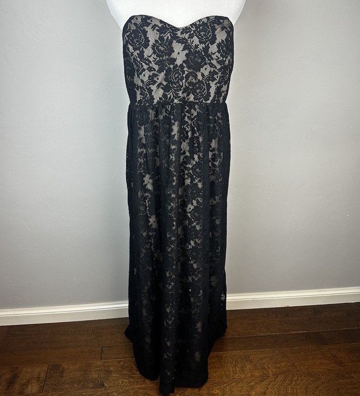 Torrid Black Lace Strapless Maxi Dress Womens Size 18 Nude Lined Floral Formal