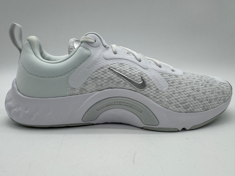 New Nike Renew TR11 Women’s Sneakers SZ 8 WHITE/MTLC PLATINUM DA1349 101