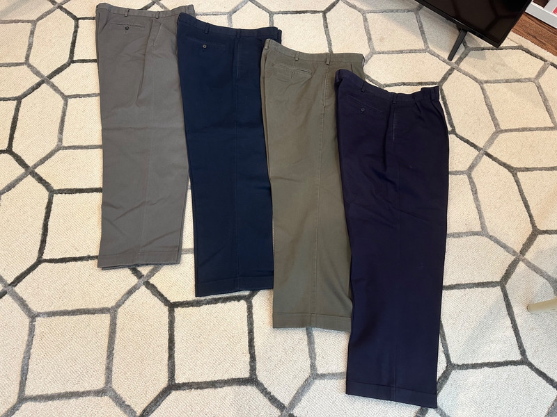 Lands’ End Traditional Fit Mens 37×31 Khaki Cuffed Creased Pleated Casual Pants