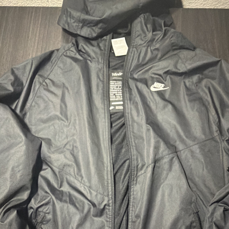 Nike Windrunner Storm-FIT Hooded Full Zip Windbreaker Zipped Pockets Black M