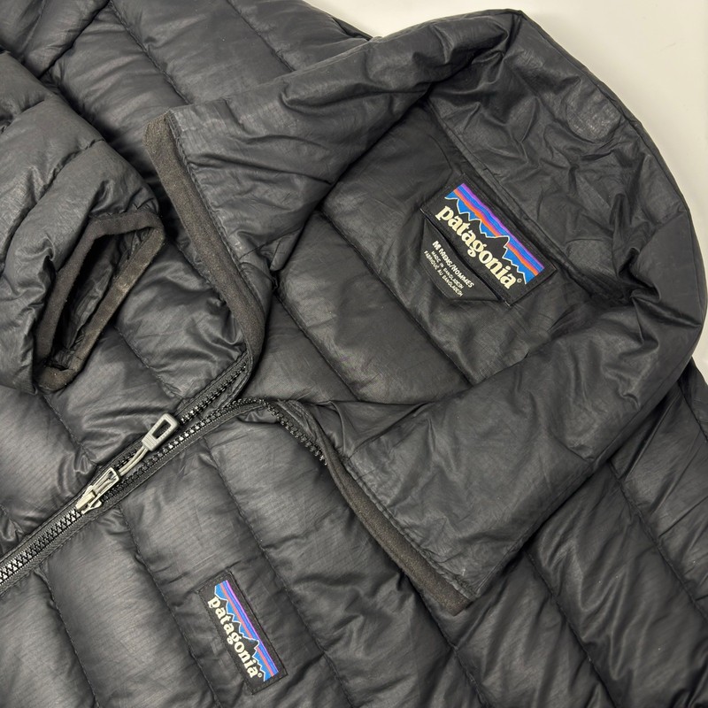 Patagonia Men’s M Black Down Sweater Puffer Jacket Full Zip *Flaw Sleeve* 84674