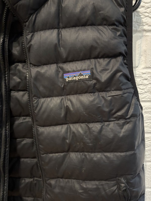 Men’s Patagonia Down Sweater Vest Insulated Puffer Full Zip - Black - Small gallery